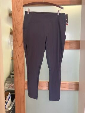 Mountain Hardwear Chockstone tight size Large. UPF 50. New with tags